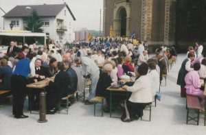 Einweihung Kirchplatz Weiher 1985