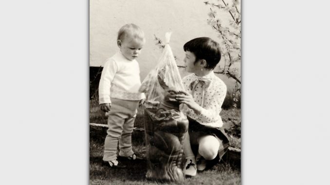 Osterhase 1966, Rolf Steimel und Schwester Ute