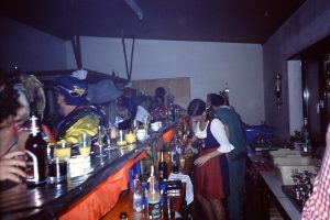 Untere Bar in der Turnhalle Weiher im Jahr 2004