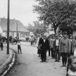 Maibaum in Weiher 30 er Jahre